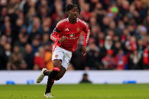 曼晚：梅努和利马没有随队出征热刺，小将杰克-弗莱彻入选大名单